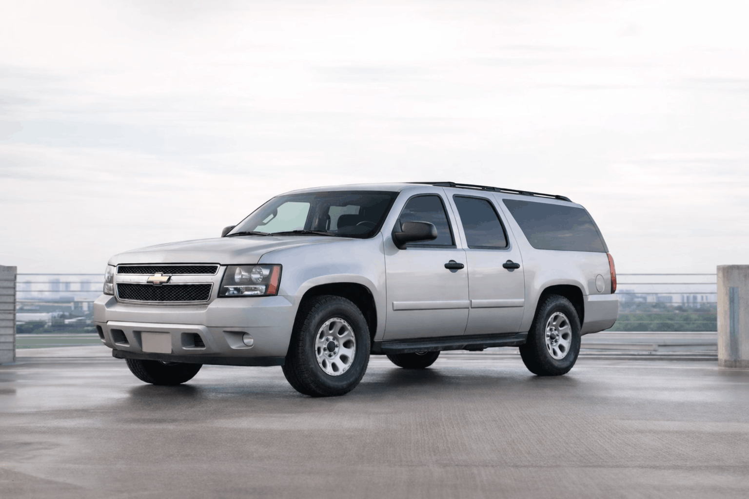 Chevrolet Suburban 2015 photo 2