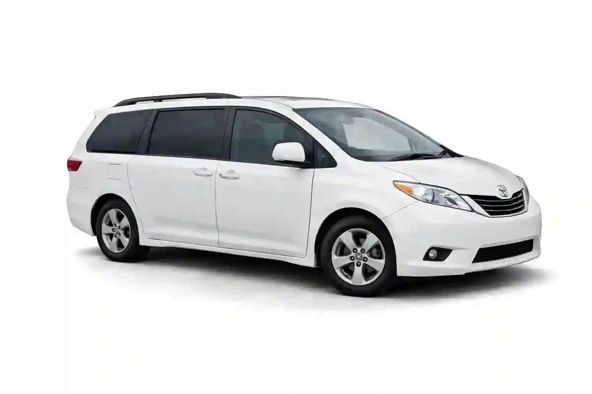 Toyota Sienna 2020 for rent with FSTA across Georgia, Armenia, Turkey, and Azerbaijan