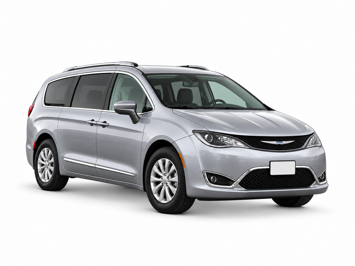 Chrysler Pacifica 2020 — front three-quarter view on white background