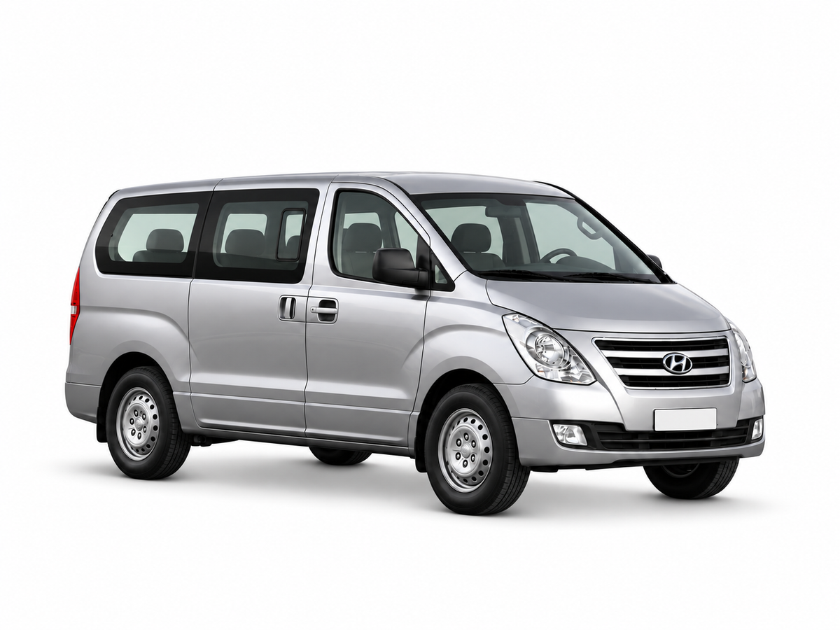Hyundai H-1 Travel 2020 — front three-quarter view on white background