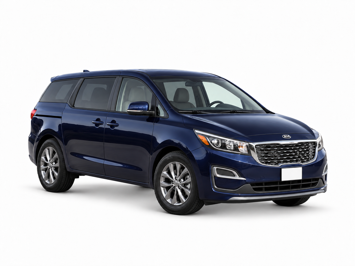 Kia Sedona 2020 — front three-quarter view on white background